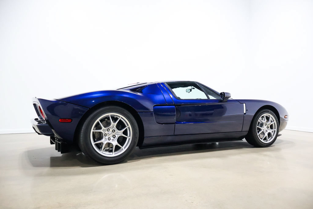 Used 2005 Ford GT RWD image 48