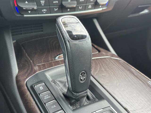 Used 2020 Maserati Levante AWD/4WD image 21
