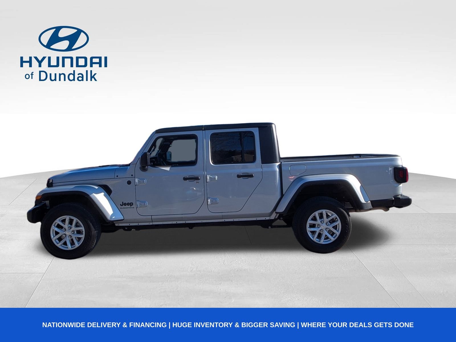 Used 2023 Jeep Gladiator Sport image 12