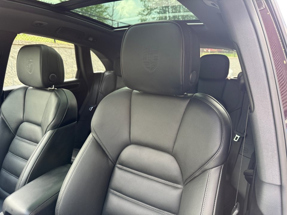 New 2026 Porsche Macan Turbo AWD/4WD image 12