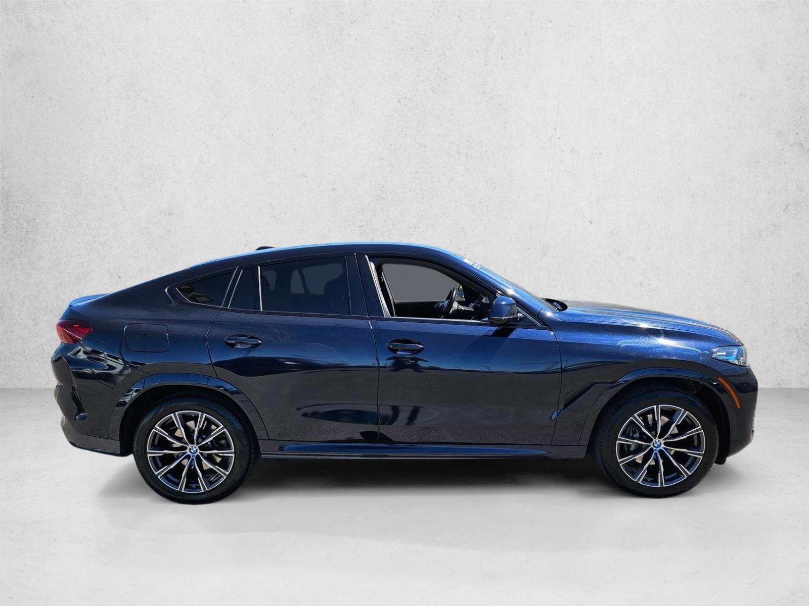 Used 2025 BMW X6 xDrive40i AWD/4WD image 4