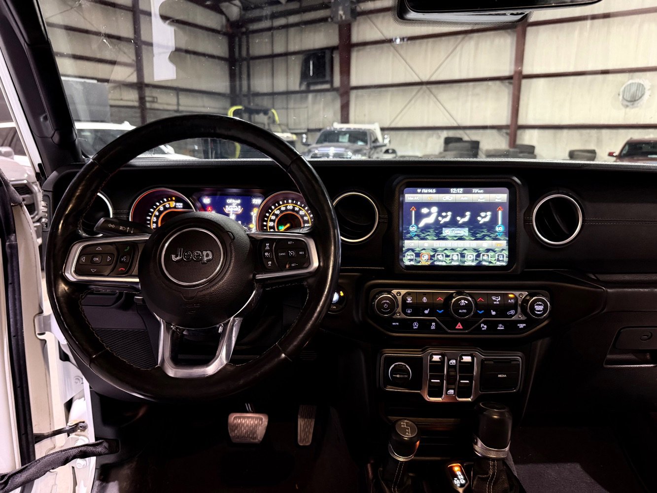 Used 2020 Jeep Gladiator Overland AWD/4WD image 29