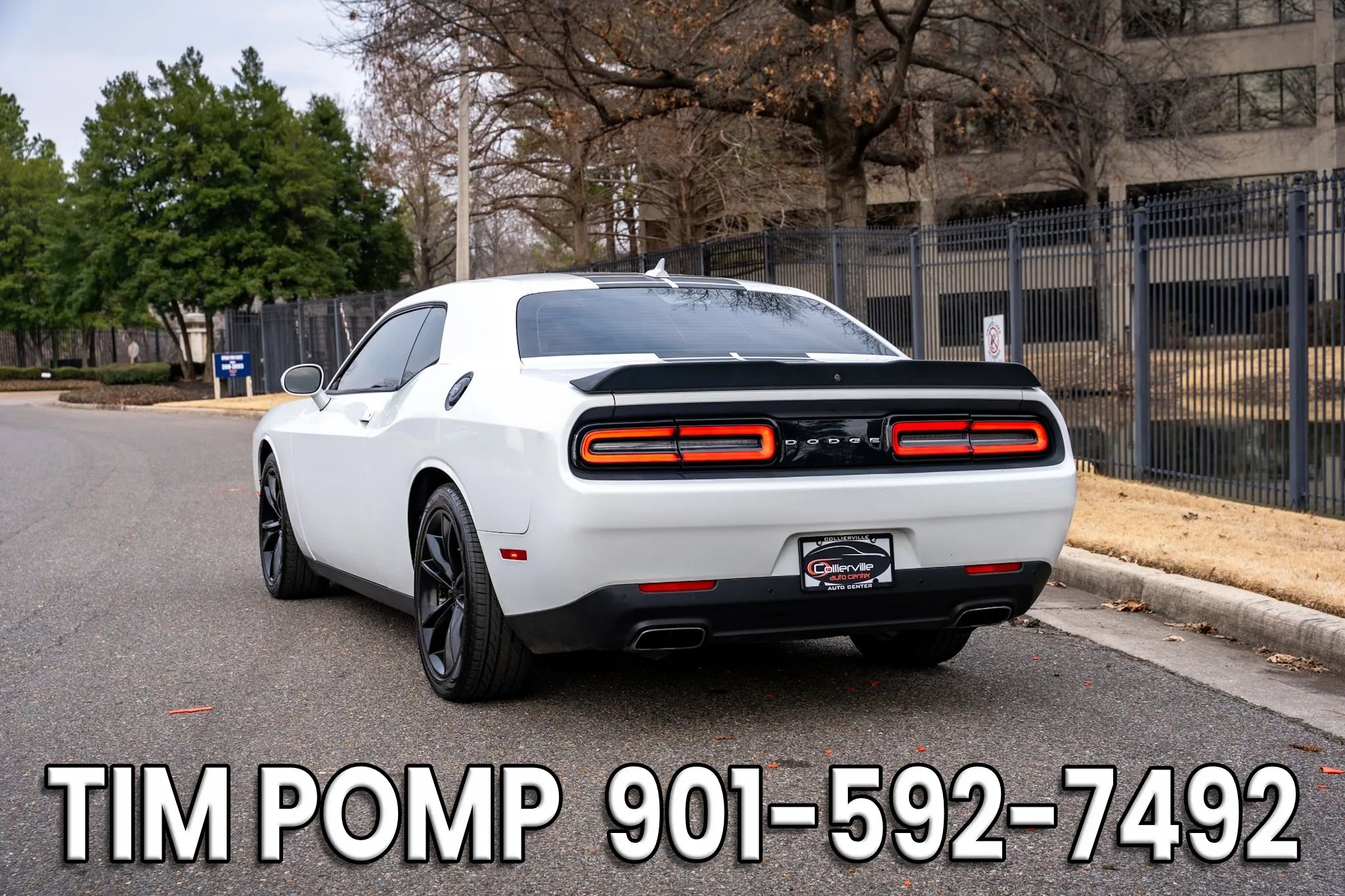 Used 2016 Dodge Challenger SXT w/ Blacktop Package image 7