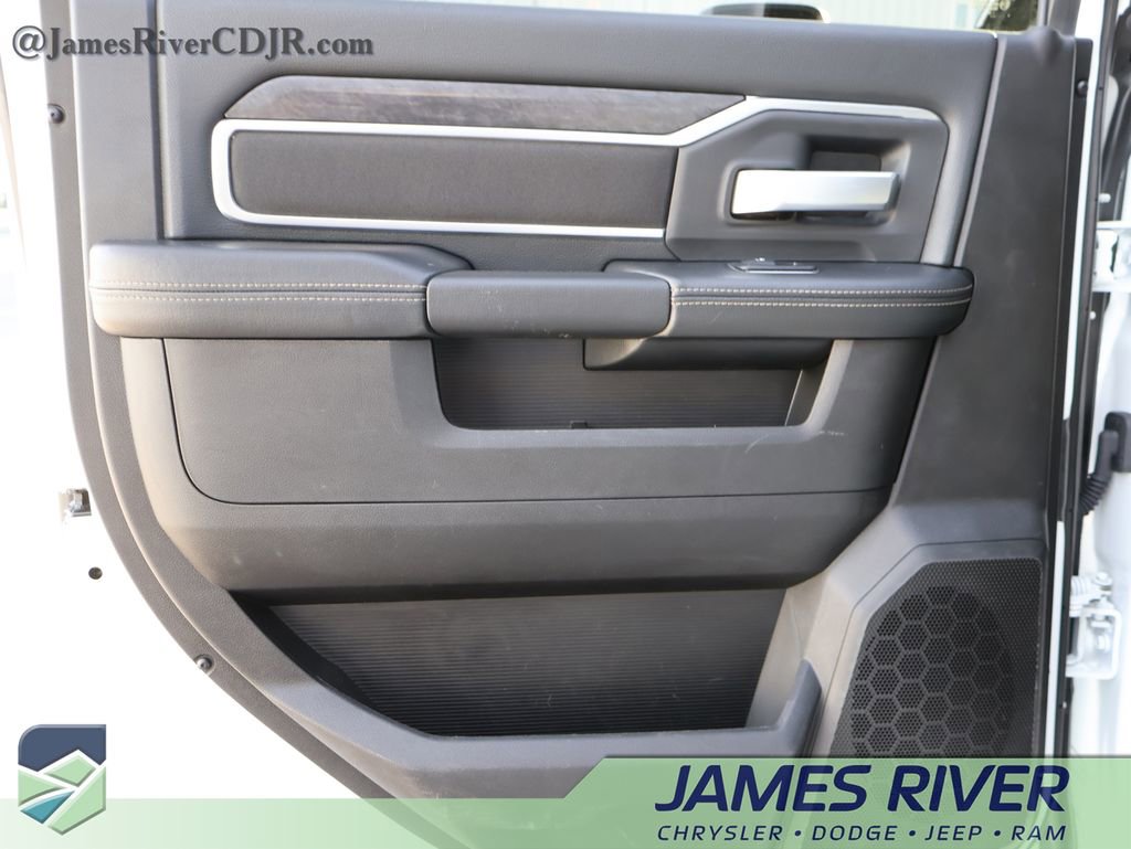 Used 2024 RAM 3500 Big Horn AWD/4WD image 16