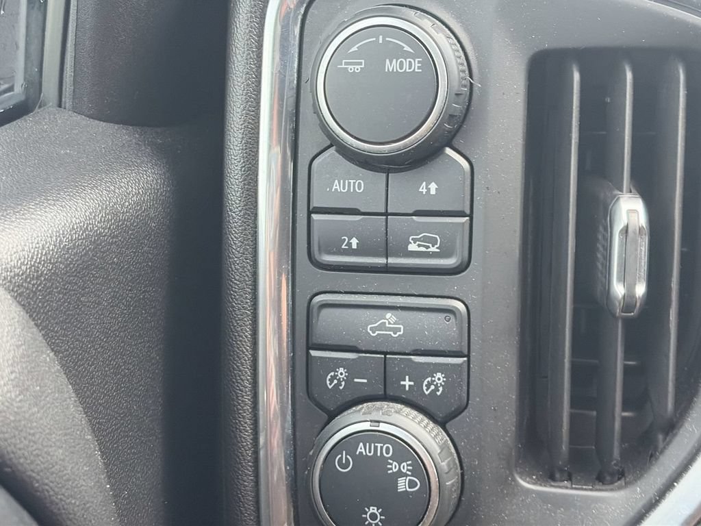 Used 2021 Chevrolet Silverado 1500 LT AWD/4WD image 21
