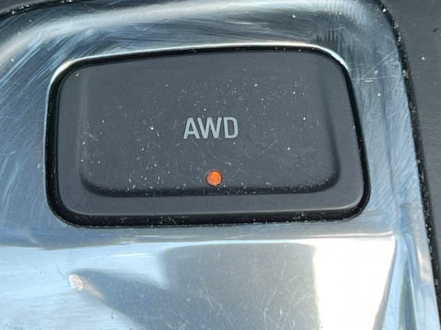 Used 2023 Chevrolet Equinox LT AWD/4WD image 12