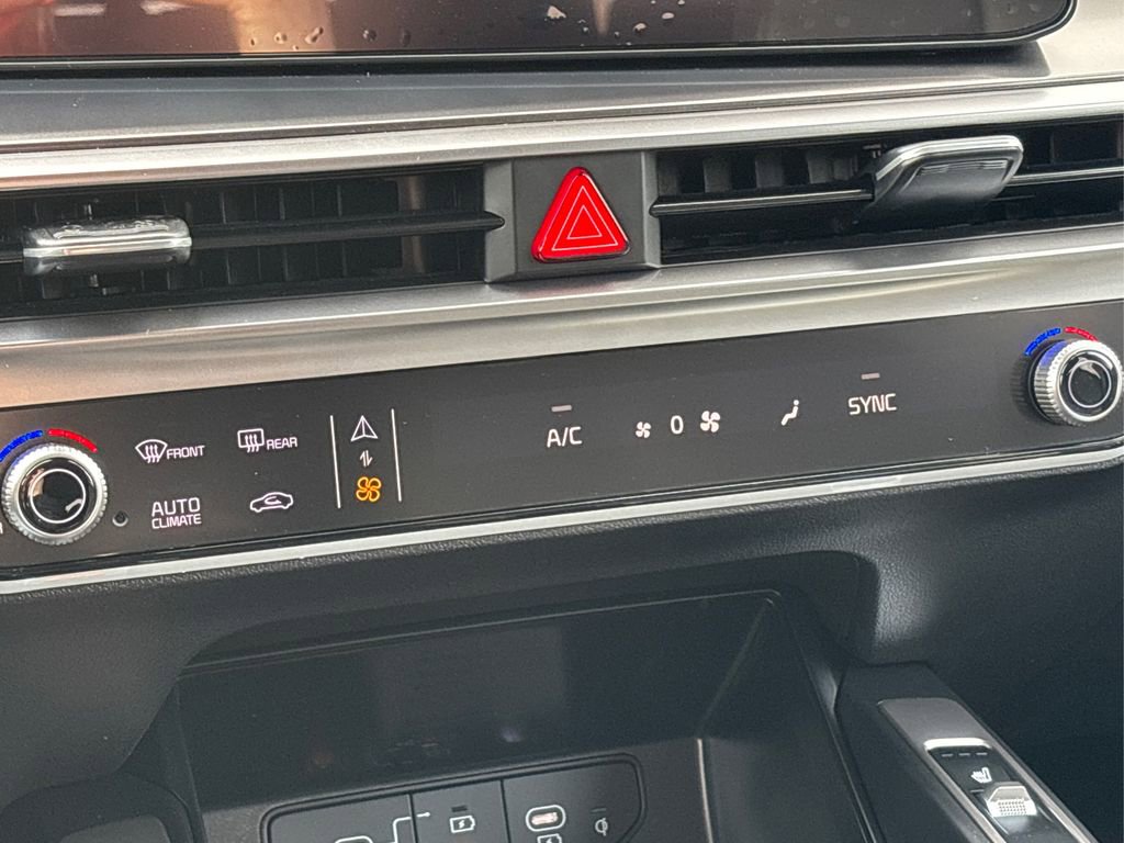 New 2026 Kia Sorento S w/ S Panoramic Sunroof Package image 24