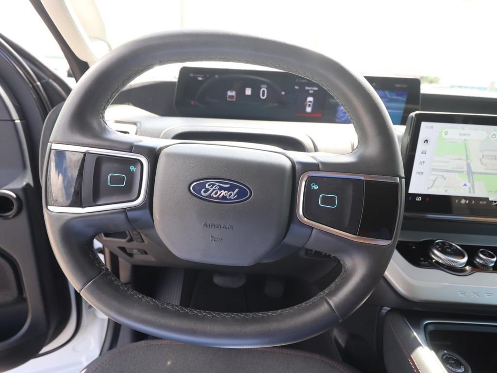 Used 2025 Ford Expedition Active RWD image 20