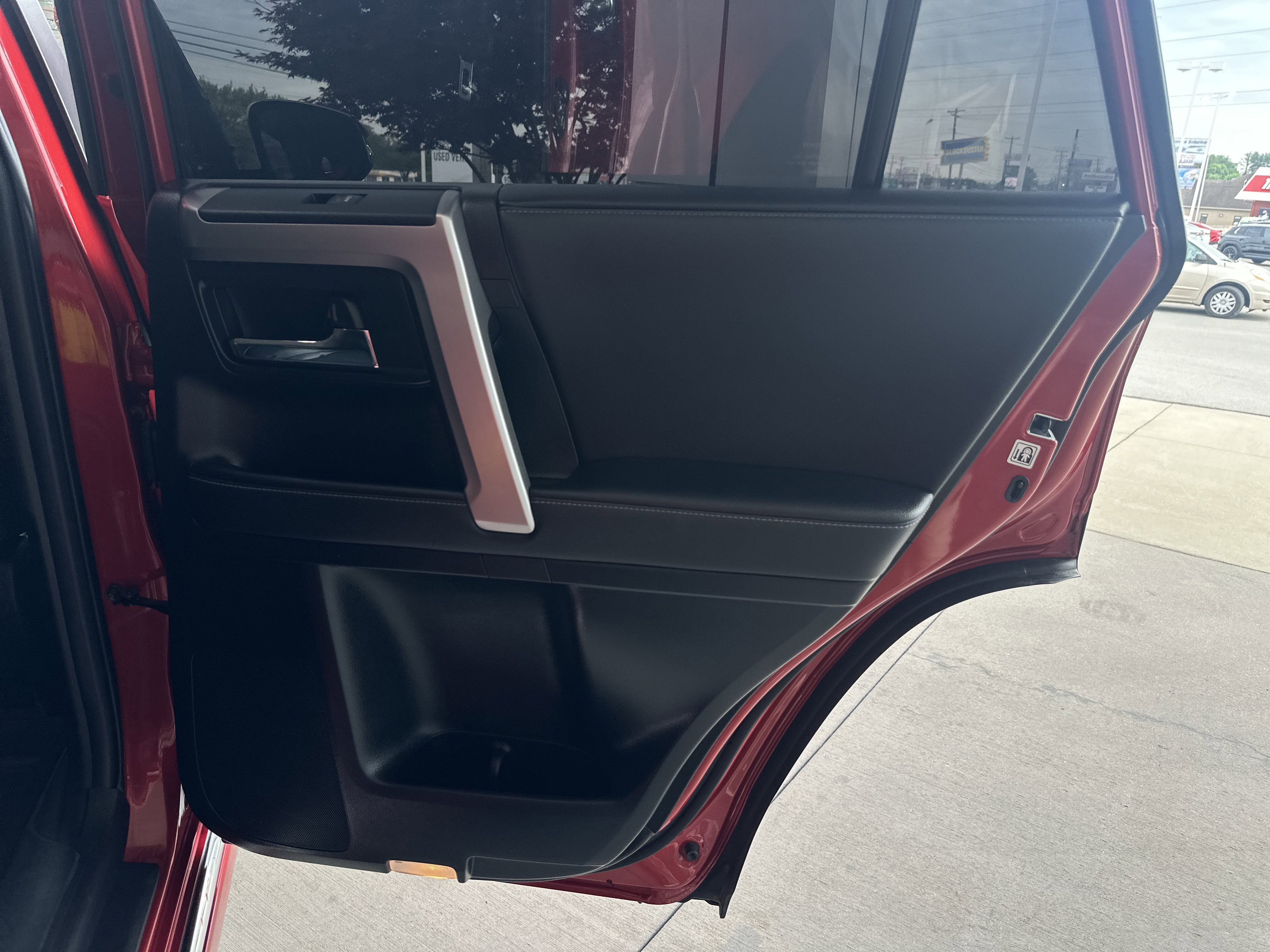 Used 2023 Toyota 4Runner Limited AWD/4WD image 17