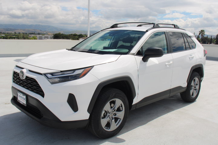 Certified 2025 Toyota RAV4 LE AWD/4WD image 6