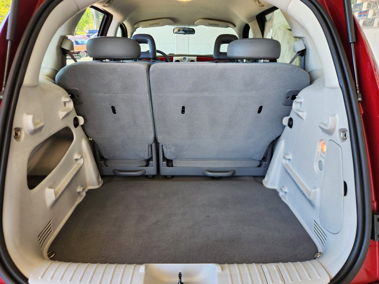 Used 2009 Chrysler PT Cruiser FWD image 10