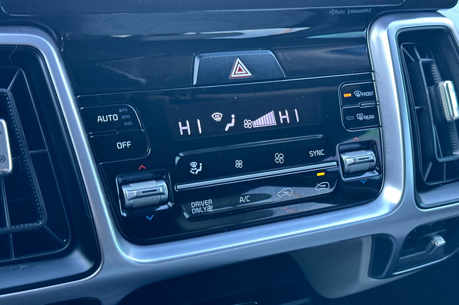 Used 2023 Kia Sorento EX image 23