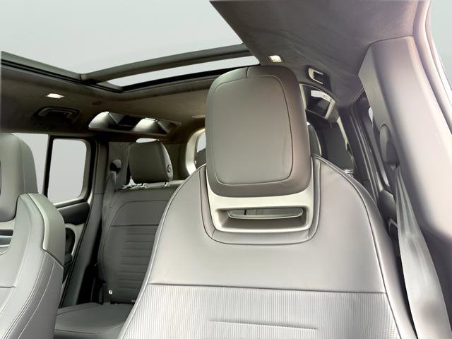 New 2026 Land Rover Defender 110 OCTA image 19