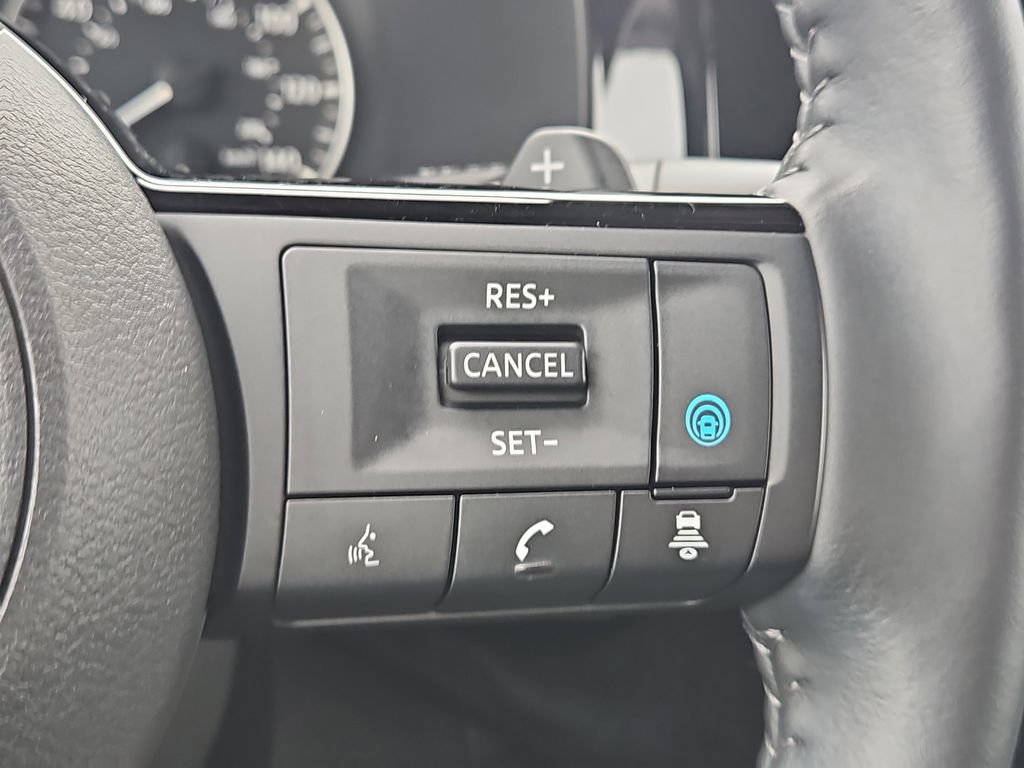 Used 2024 Nissan Pathfinder SL FWD image 30