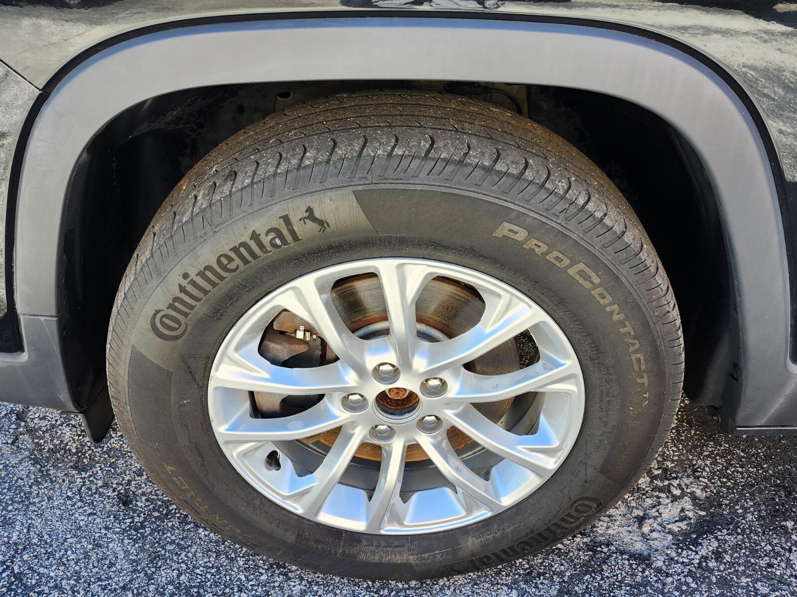 Used 2019 Jeep Cherokee Latitude w/ Popular Appearance Group image 35