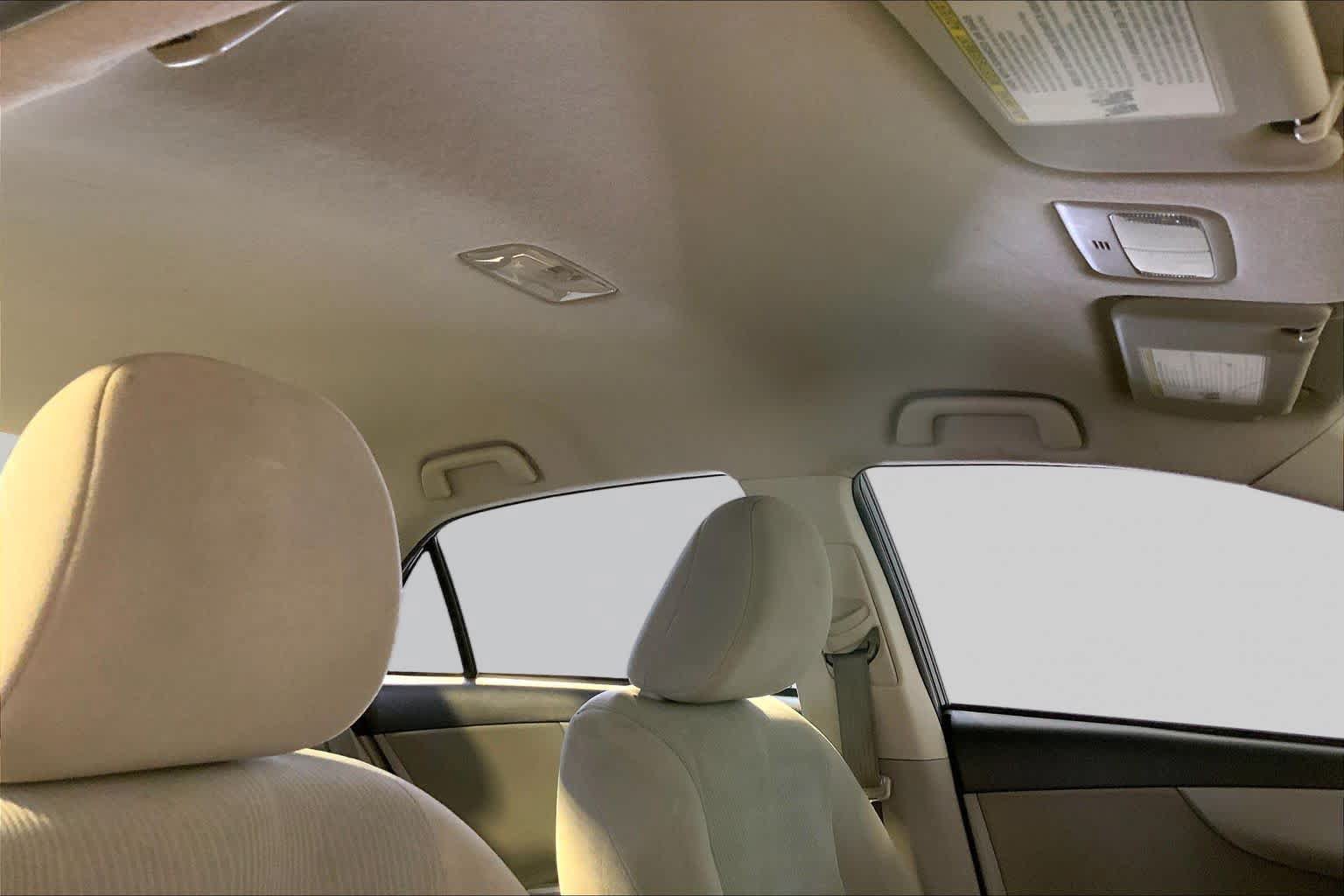 Used 2012 Toyota Corolla LE FWD image 13