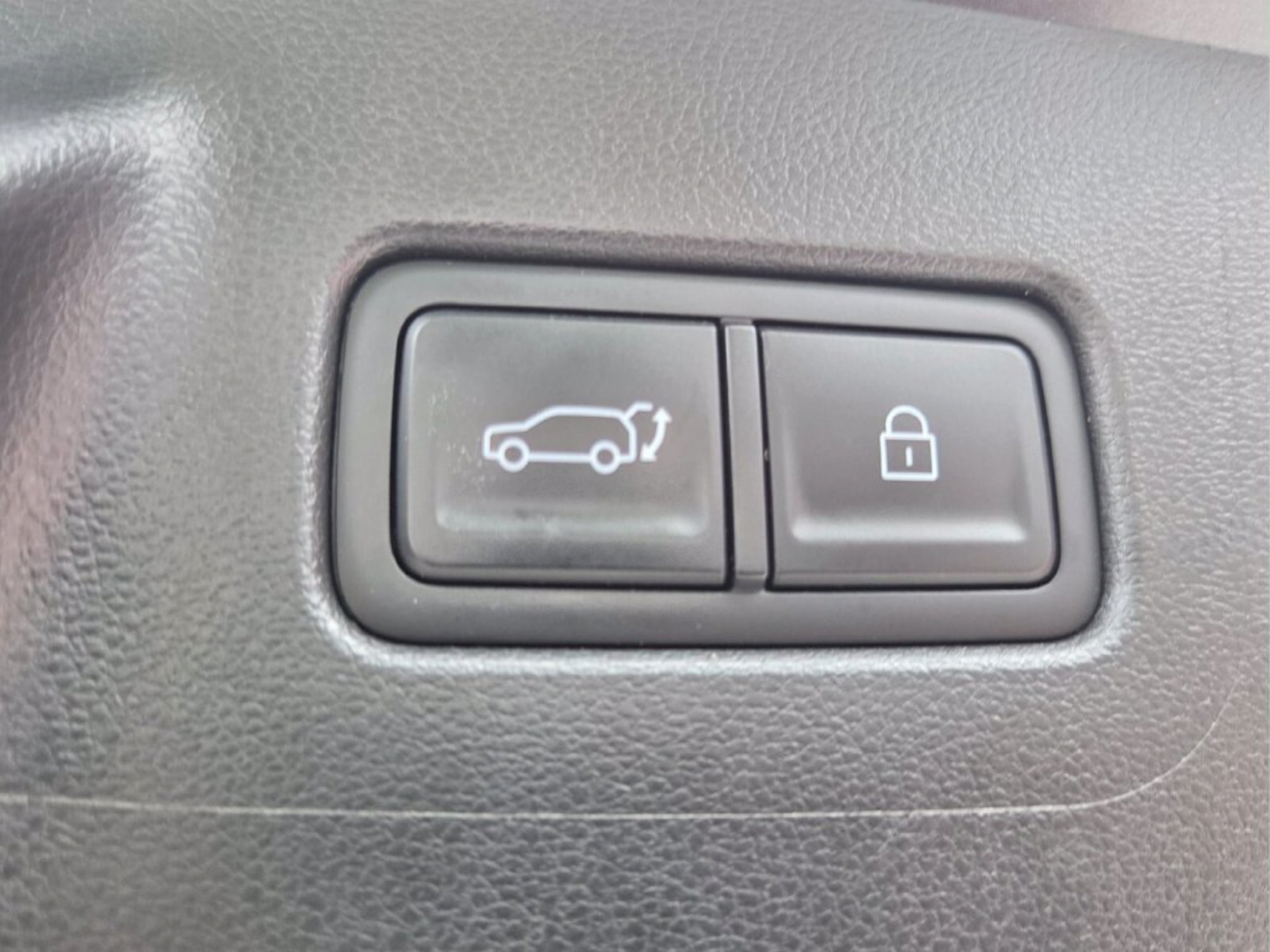 Used 2024 Hyundai Santa Fe Limited FWD image 16