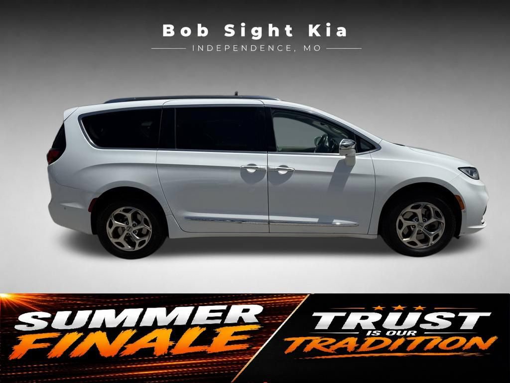 Used 2021 Chrysler Pacifica Limited w/ Premium & Safety Sphere Group AWD/4WD image 10