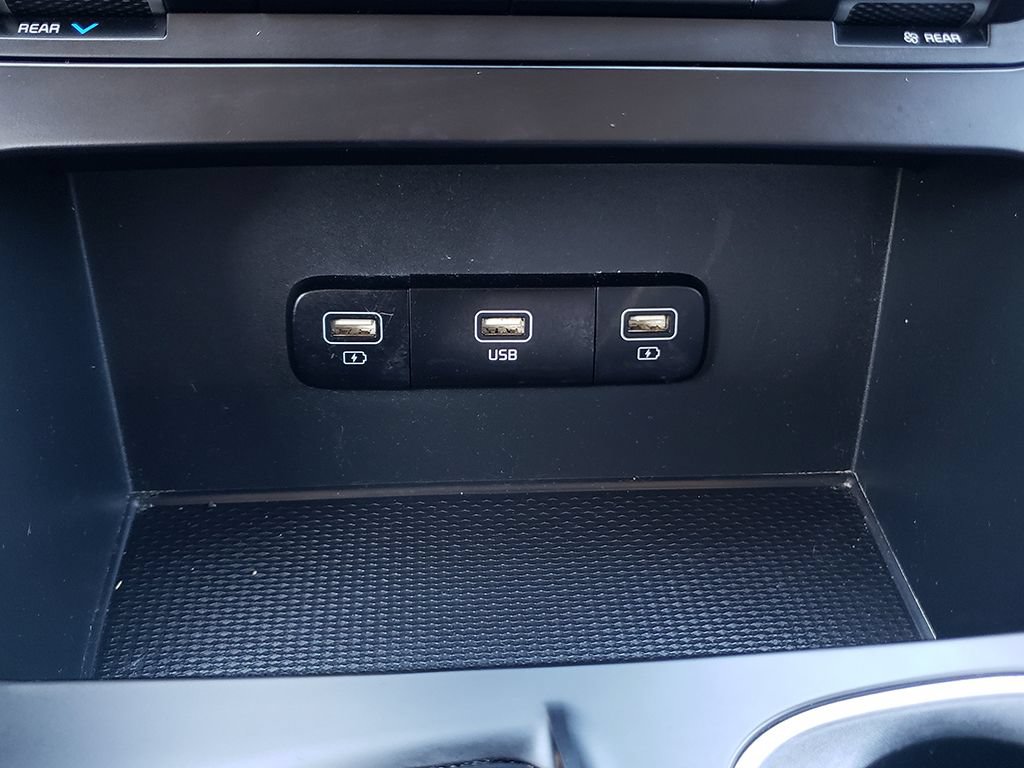Used 2022 Kia Carnival LX FWD image 20