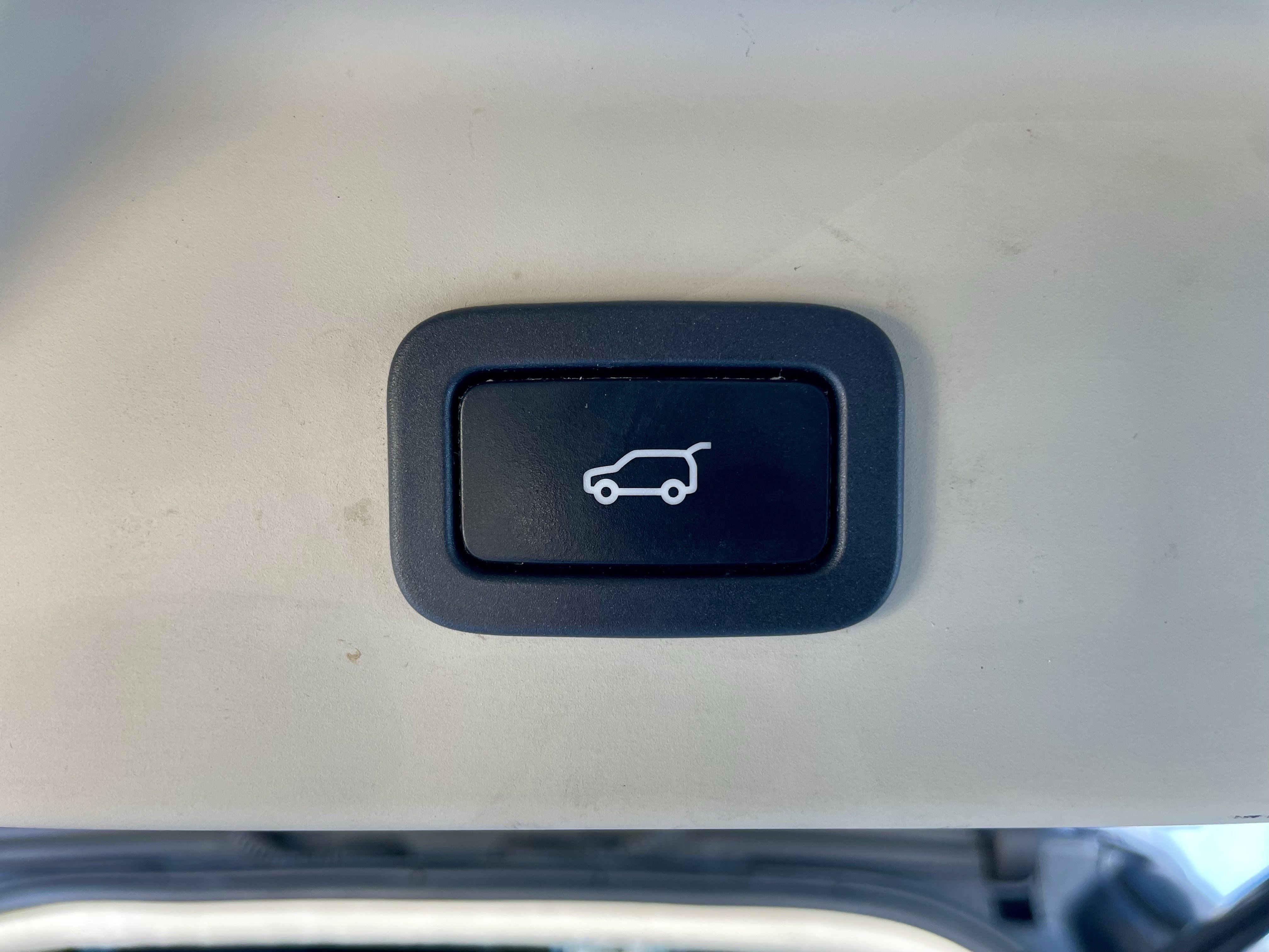 Used 2020 Land Rover Range Rover HSE image 36