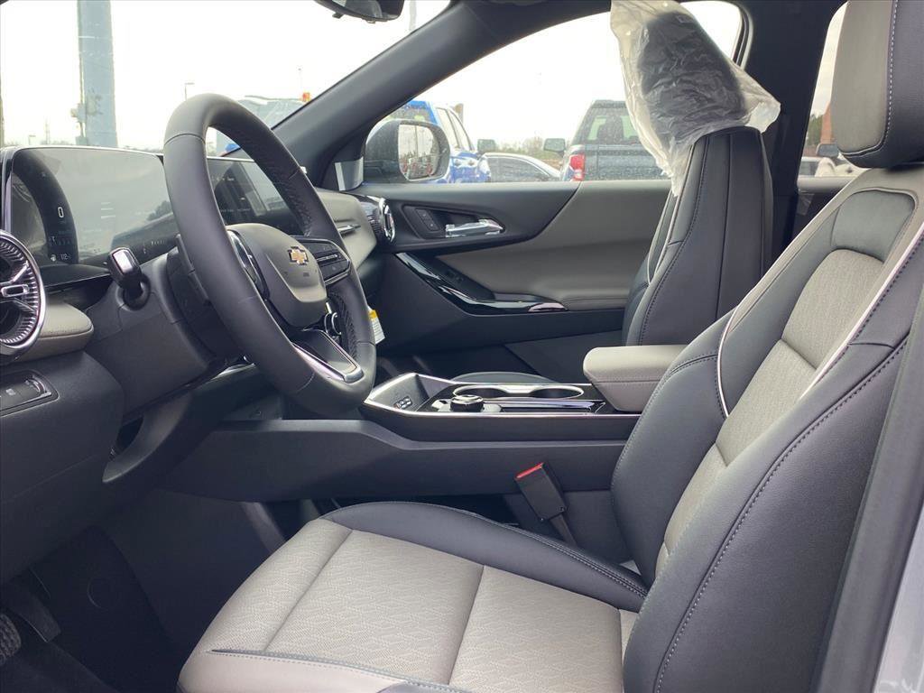 New 2026 Chevrolet Equinox LT w/ Convenience Package II image 14