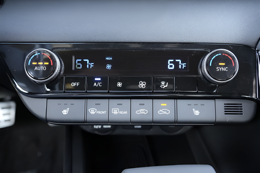 New 2026 Hyundai Elantra SEL Sport FWD image 32