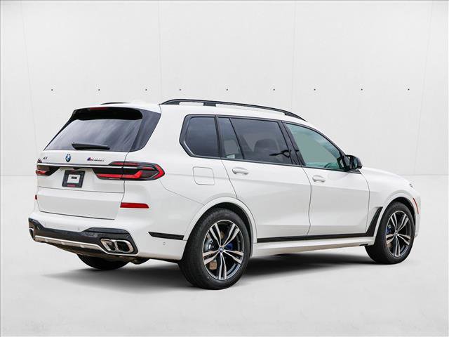Used 2025 BMW X7 M60i w/ Executive Package image 5