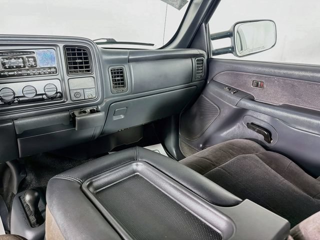 Used 2001 Chevrolet Silverado 2500 LS w/ Snow Plow Prep Pkg AWD/4WD image 22