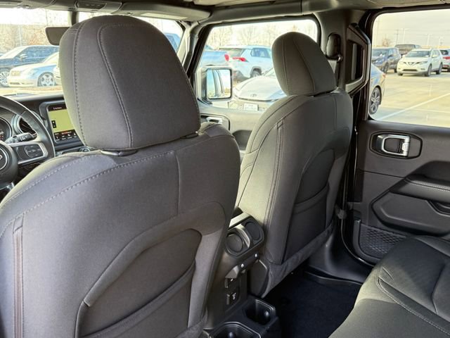 Used 2022 Jeep Wrangler Unlimited Sahara image 28