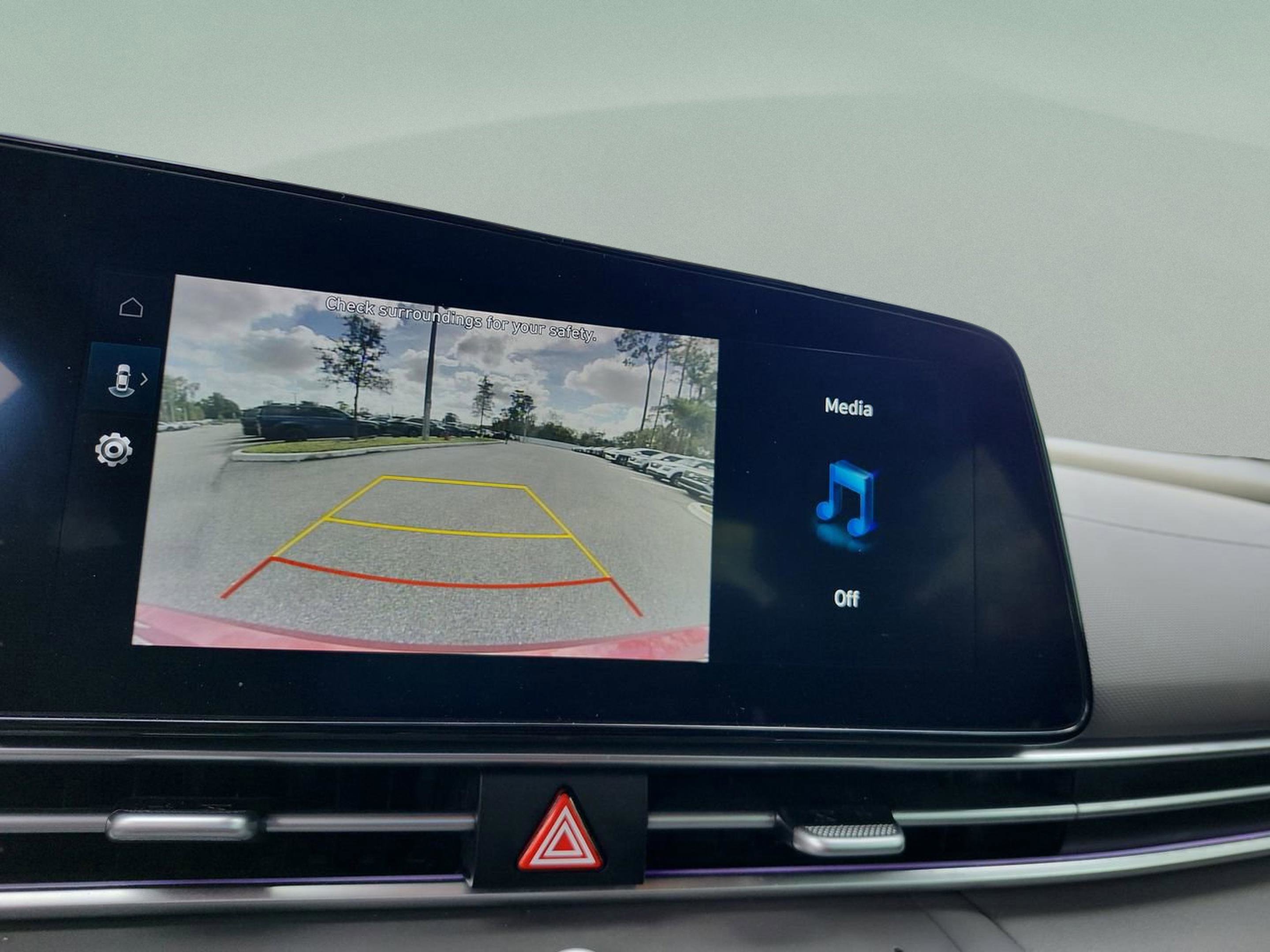 Used 2024 Hyundai Elantra SEL image 28