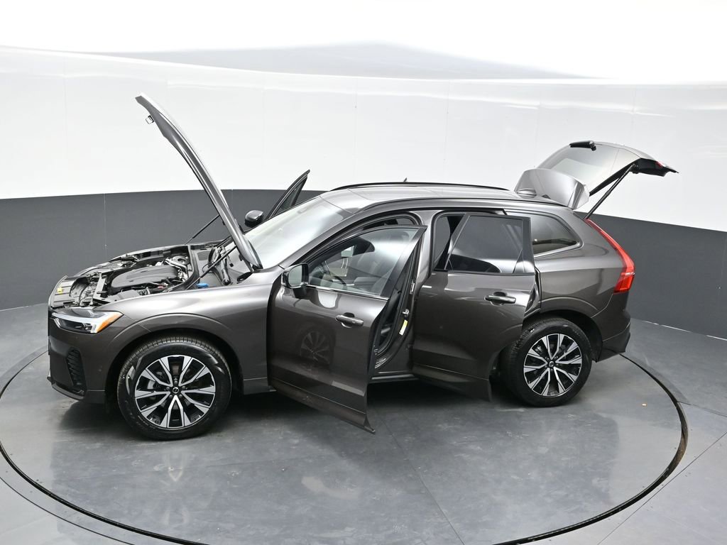 Used 2025 Volvo XC60 B5 Plus w/ Climate Package AWD/4WD image 41