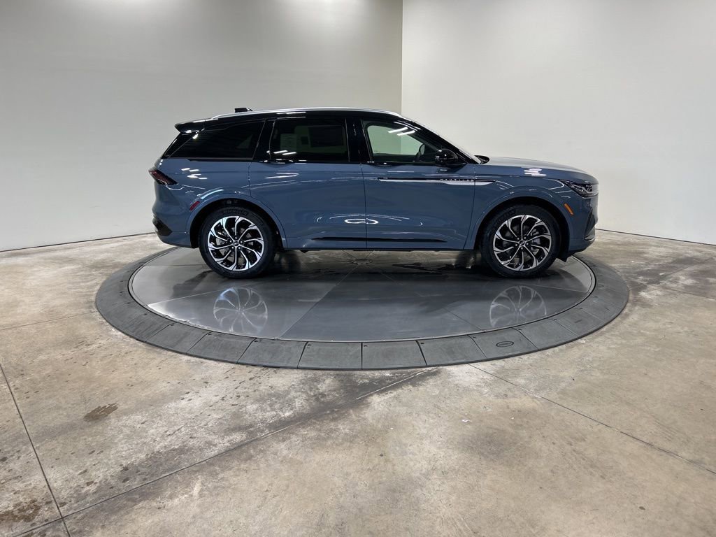 New 2026 Lincoln Nautilus Reserve image 4