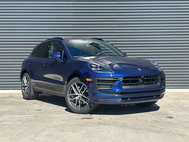 Used 2025 Porsche Macan AWD/4WD image 9