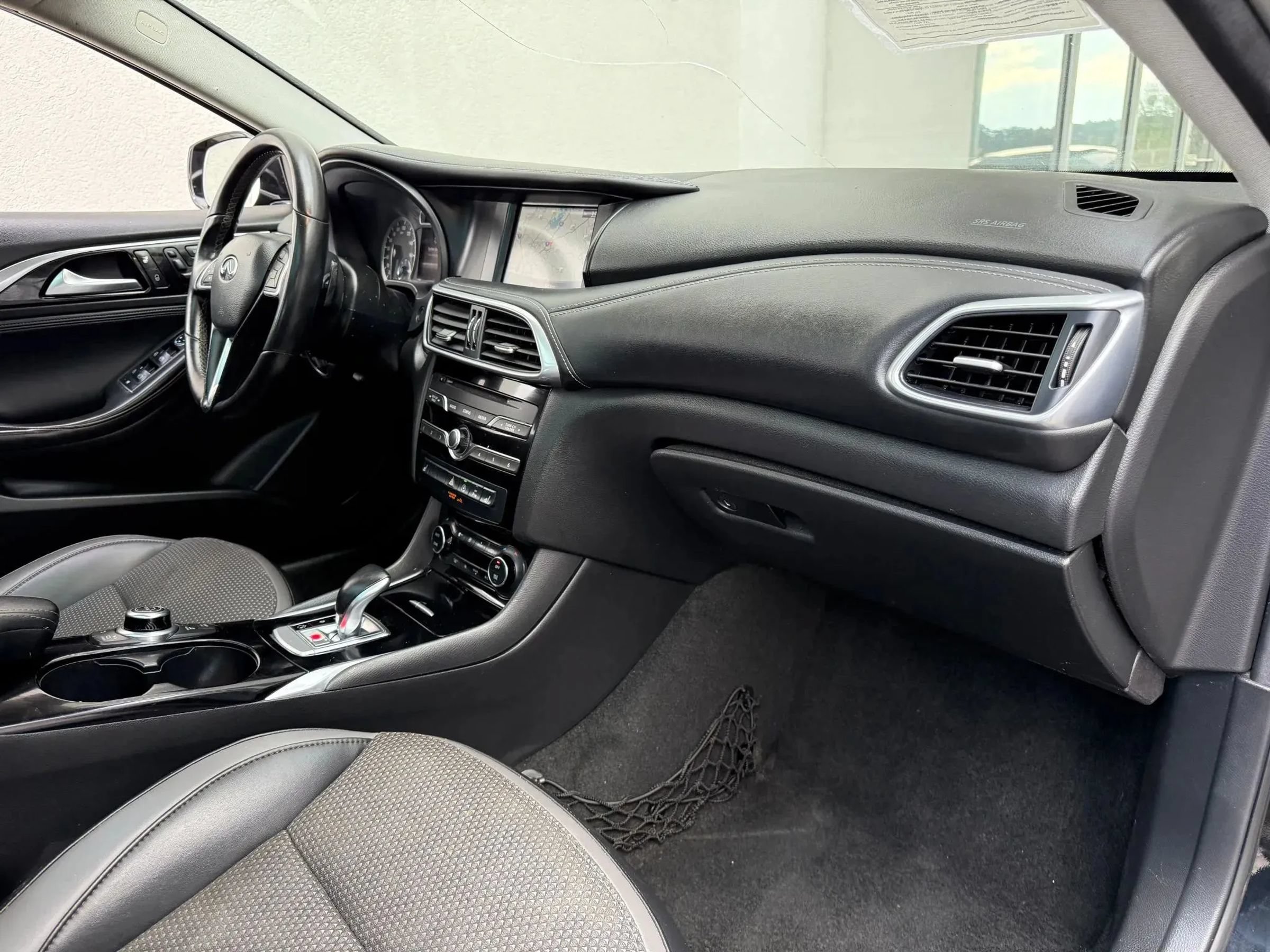 Used 2019 INFINITI QX30 AWD w/ Navigation Package image 17
