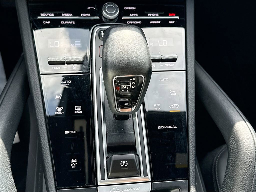 Used 2023 Porsche Cayenne image 18