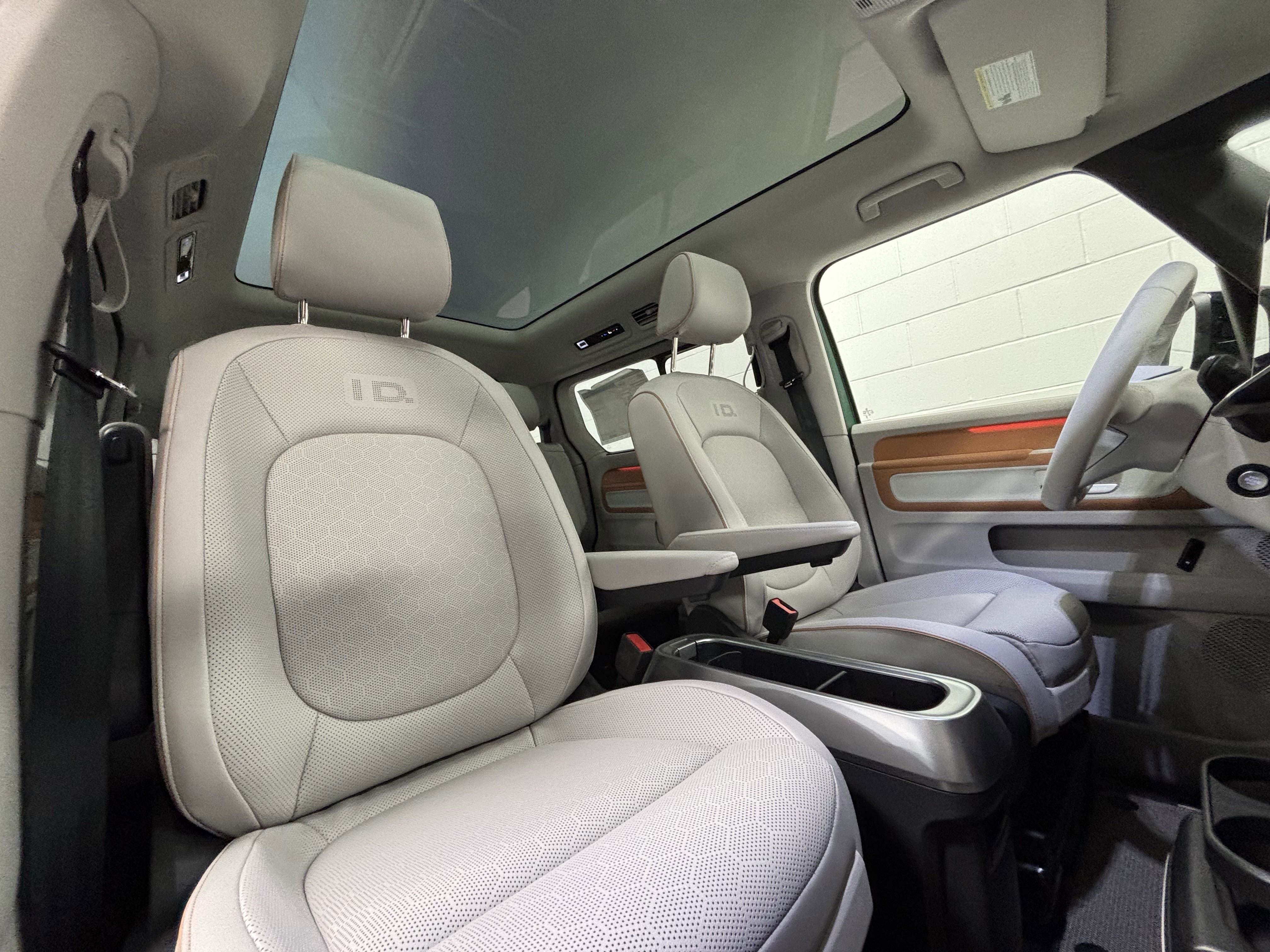 New 2025 Volkswagen ID. Buzz 1st Edition AWD/4WD image 12