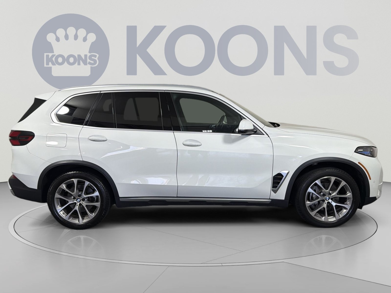 Used 2024 BMW X5 xDrive40i w/ Premium Package AWD/4WD image 8