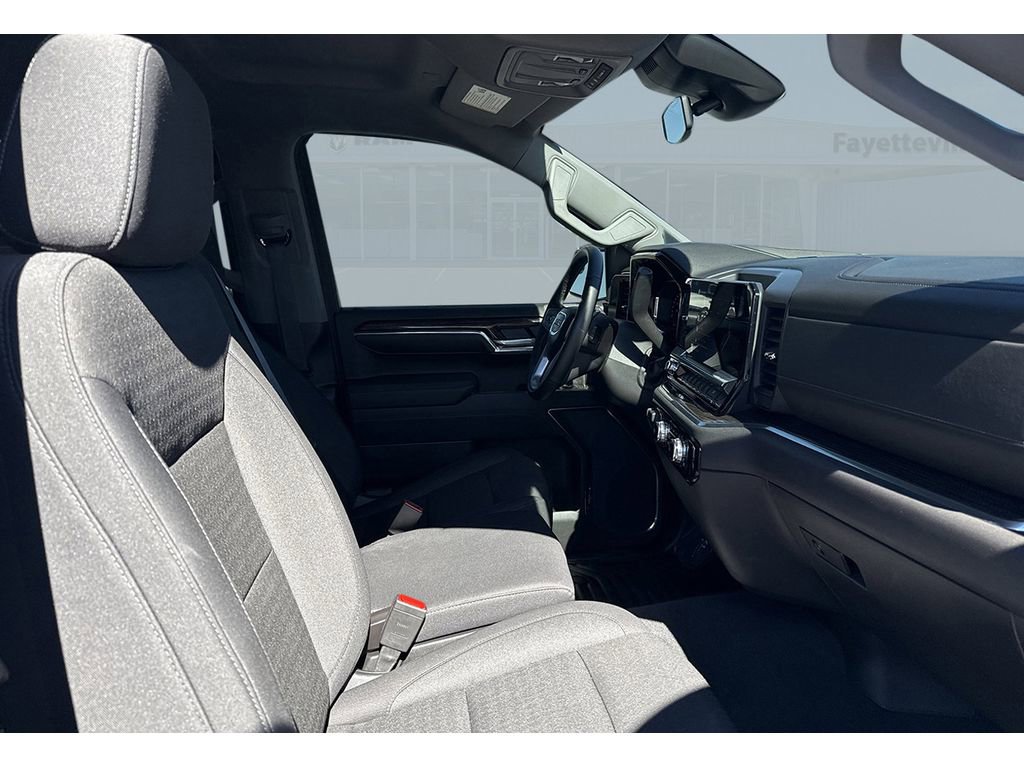 Used 2025 GMC Sierra 1500 Elevation image 17