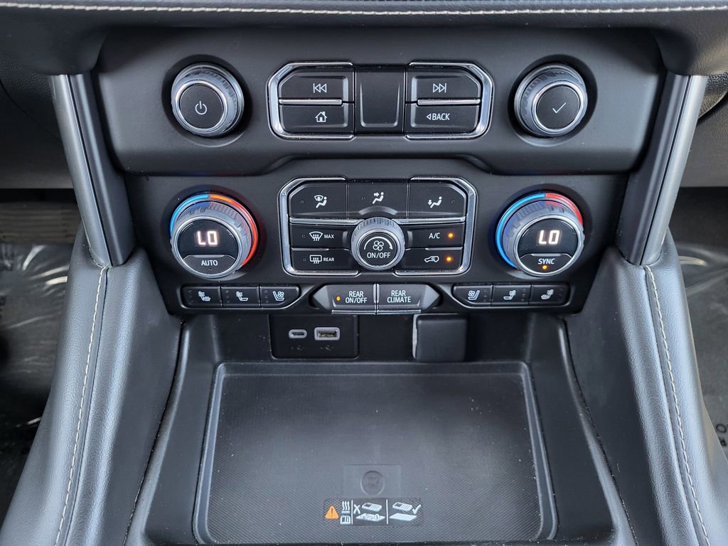 Used 2023 Chevrolet Tahoe Premier AWD/4WD image 15
