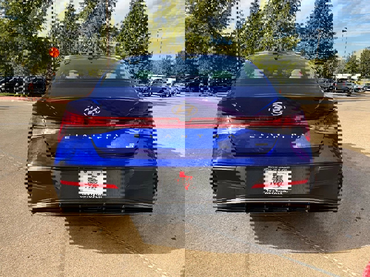 Used 2025 Hyundai Elantra Limited image 7