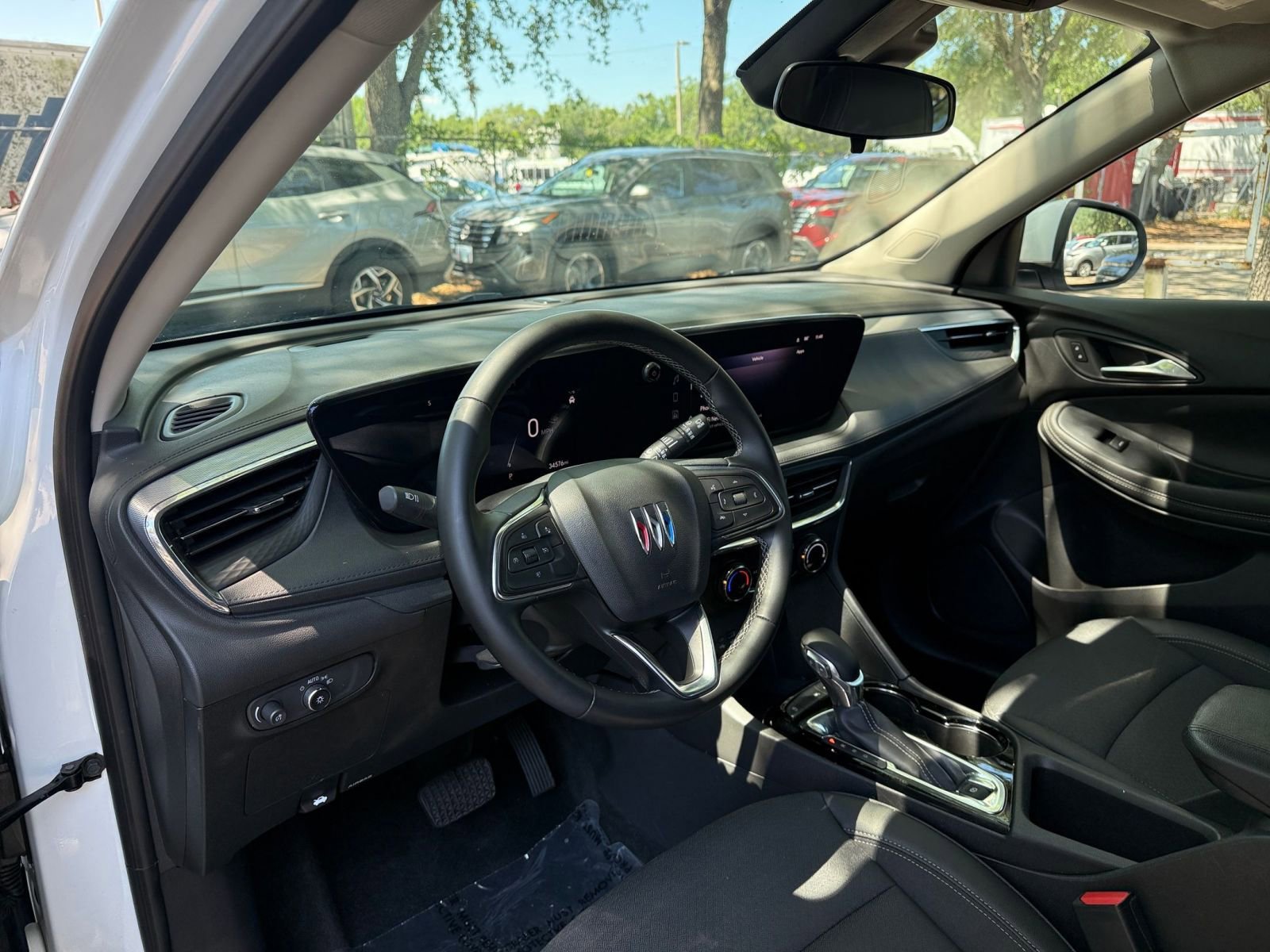 Used 2025 Buick Encore GX Preferred FWD image 31