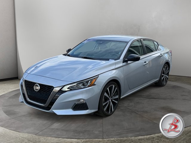 Used 2022 Nissan Altima 2.5 SR FWD image 2