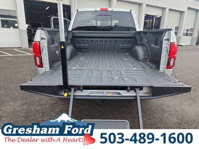 Used 2018 Ford F150 Lariat w/ Equipment Group 502A Luxury AWD/4WD image 40