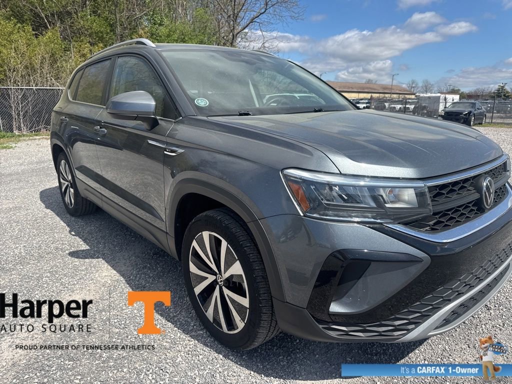 Used 2023 Volkswagen Taos SE w/ Panoramic Sunroof Package image 7