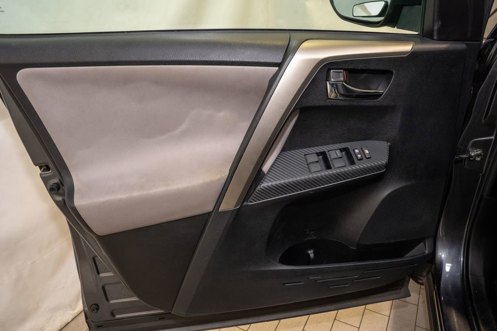Used 2015 Toyota RAV4 XLE image 11