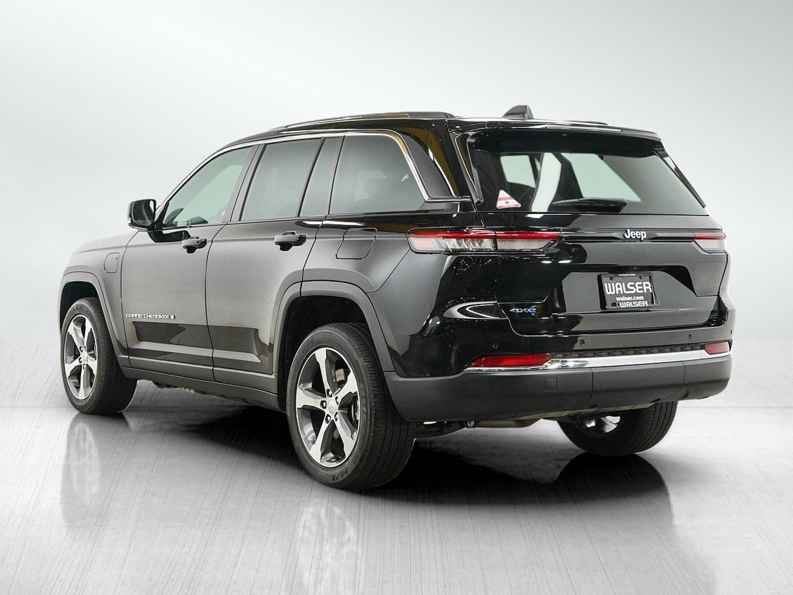 Used 2024 Jeep Grand Cherokee Limited 4xe AWD/4WD image 3