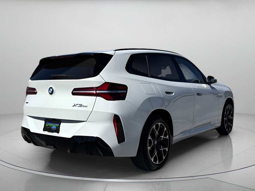 Used 2025 BMW X3 xDrive30i w/ M Sport Package image 3