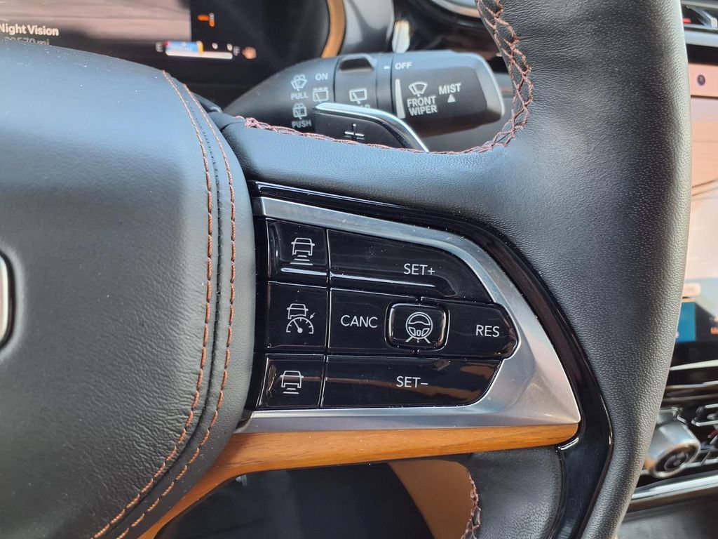 Used 2024 Jeep Grand Cherokee L Summit AWD/4WD image 14