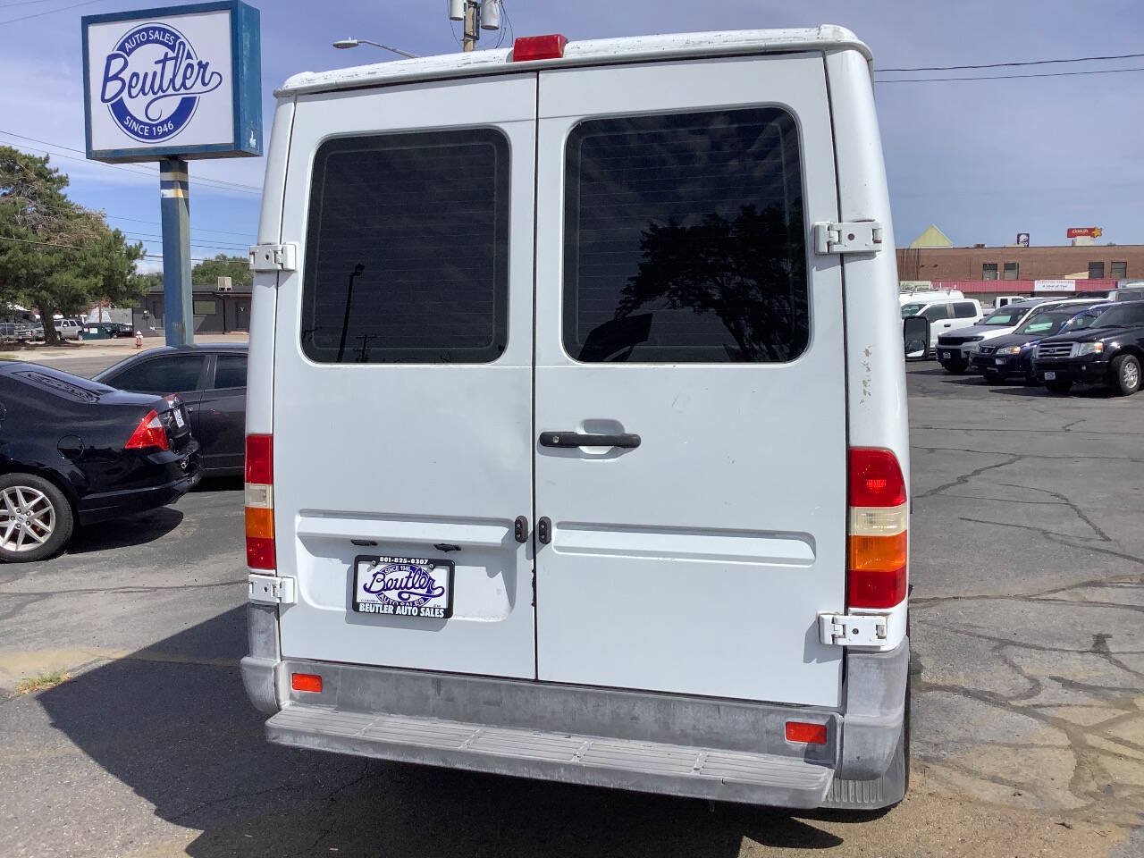 Used 2003 Dodge Sprinter 2500 RWD image 14
