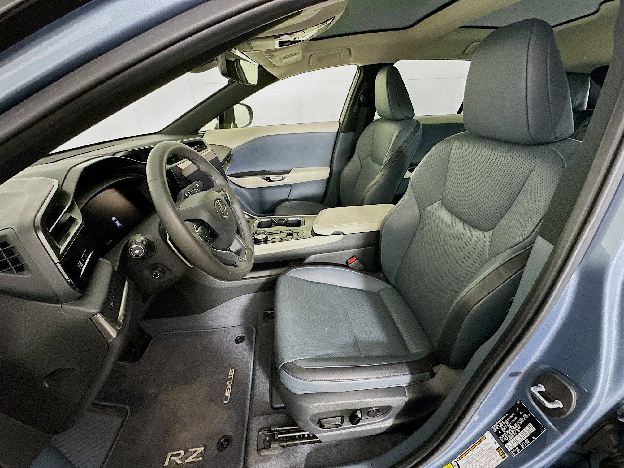 Used 2023 Lexus RZ 450e Premium w/ Technology Package AWD/4WD image 13